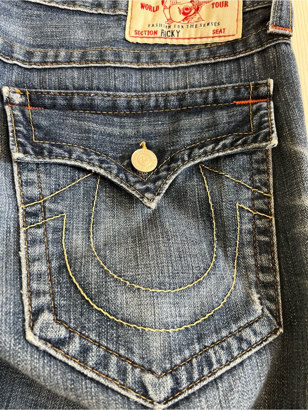 True Religion Men's Straight Leg Faded Blue Jeans - Made in USA - Picture 4 of 8
